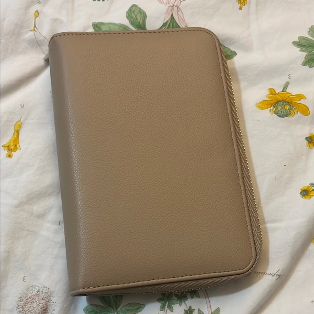 Beige Leather Organizer with Zip Closure